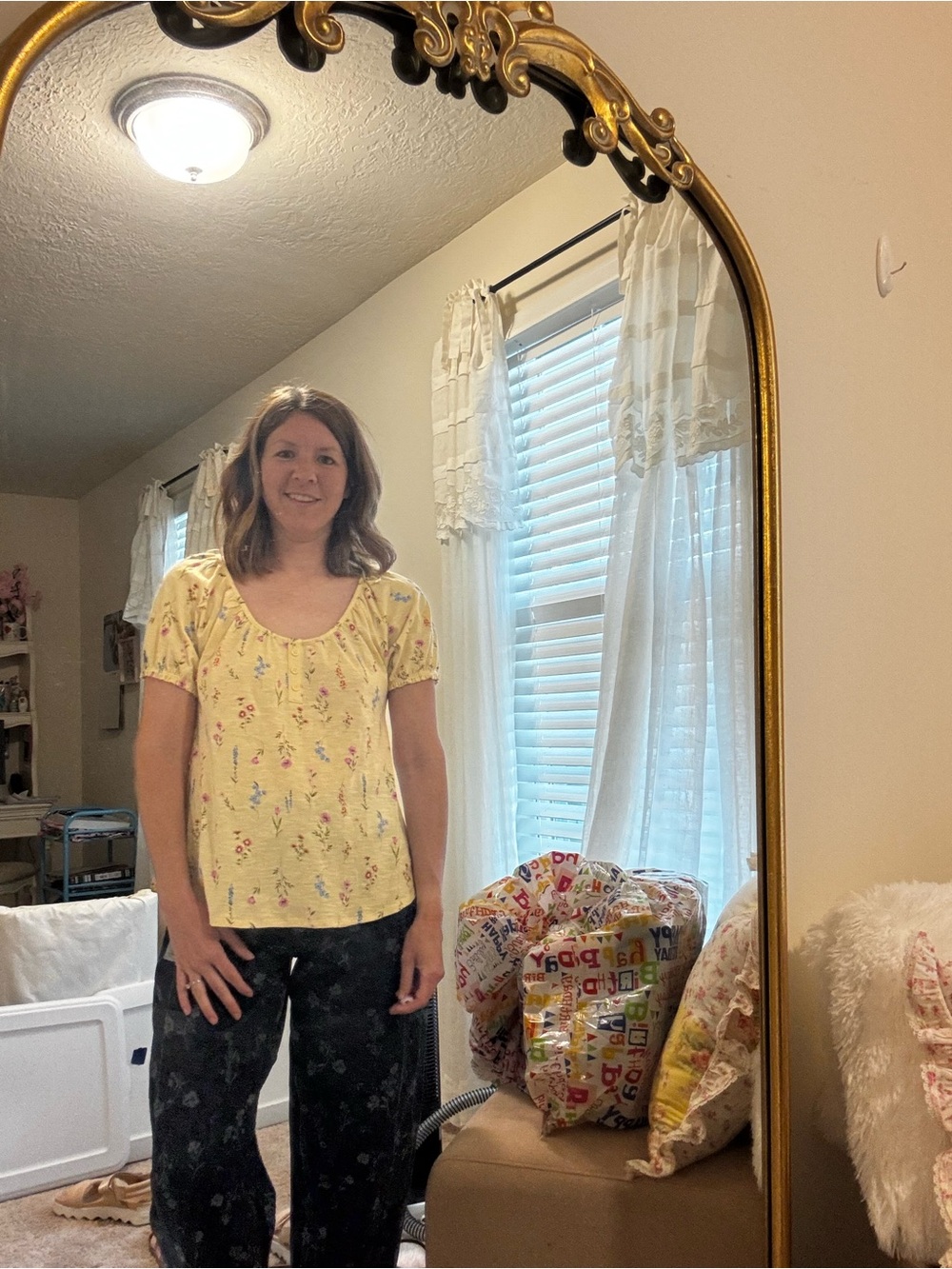 LC Women's Yellow Floral Scoop Neck Short Sleeve Top